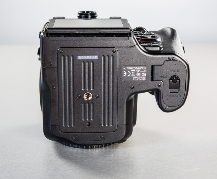 pentax-645z-medium-format-camera-photopoint-12