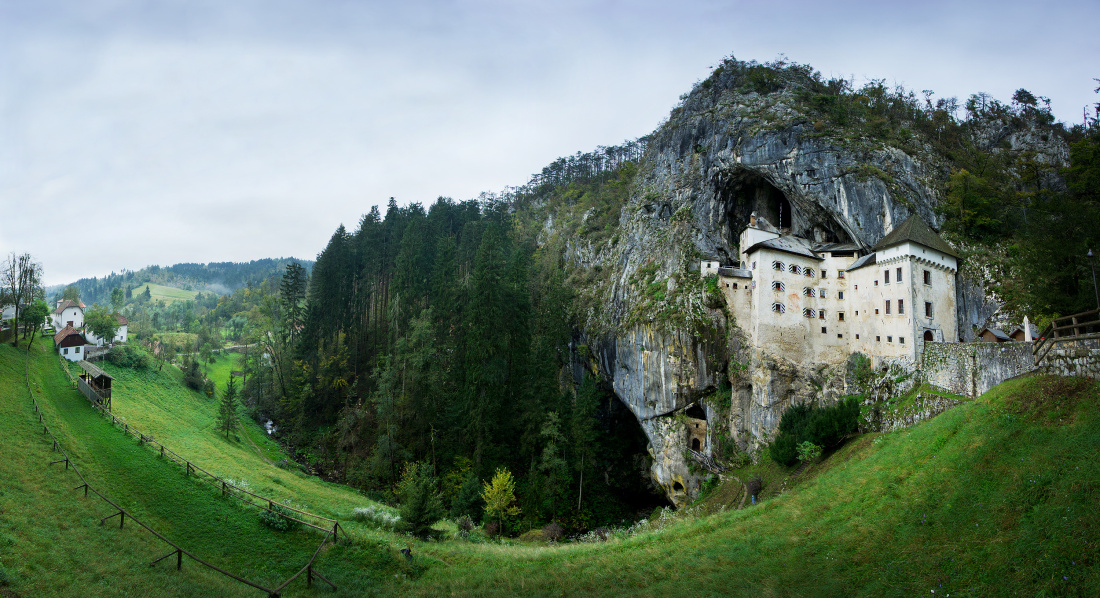 postojna_castle_-_sloveenia