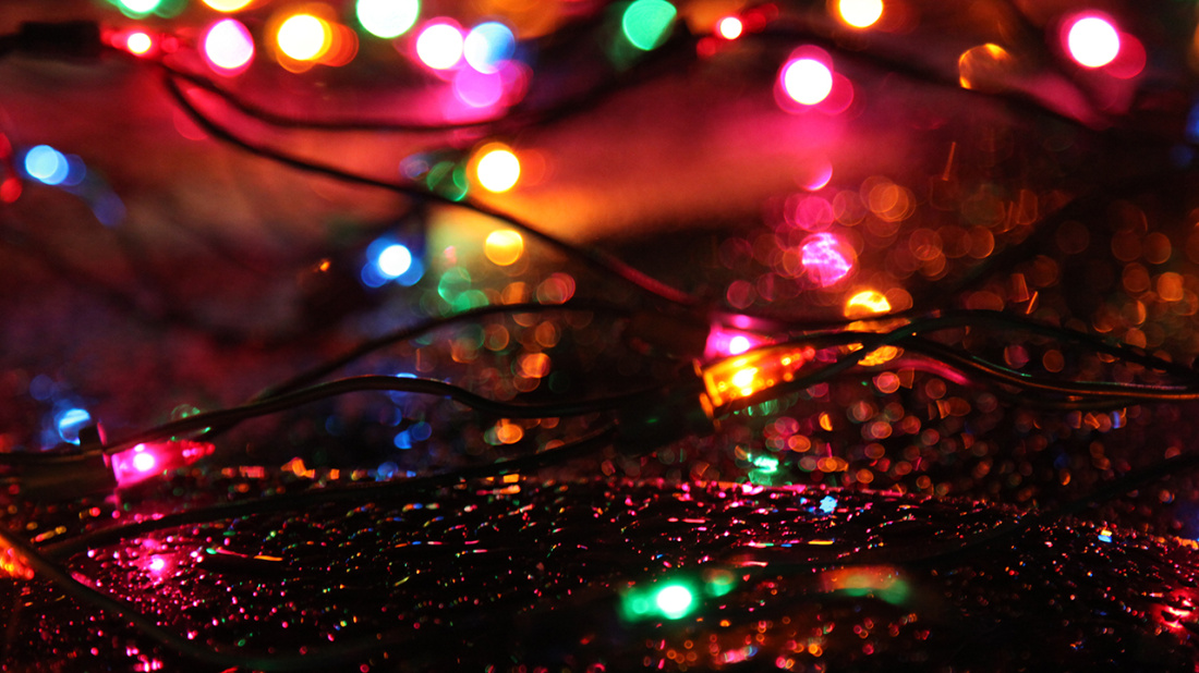 Christmas_lights_rain