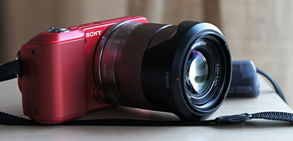 Что в коробке: гибридная фотокамера Sony α NEX-3
