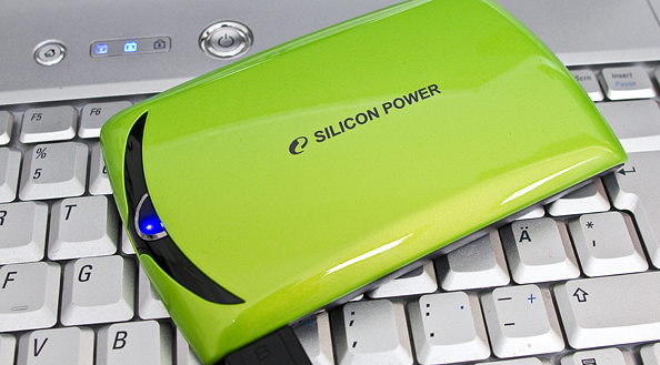 Что в коробке: внешний жесткий диск с USB 3.0 Silicon Power Stream S10