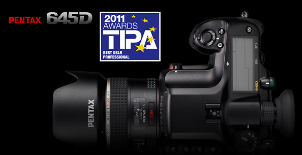 Лучшая профессиональная зеркальная камера 2011 года - это Pentax 645D