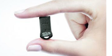 Крошечная флешка Touch T01 от Silicon Power - легкая как перышко