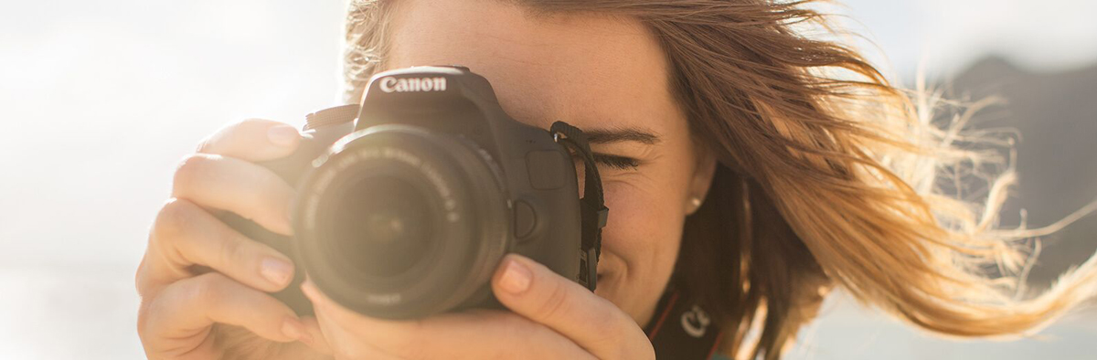 Купи одну из популярных камер Canon и получи подарочную карту Photopoint