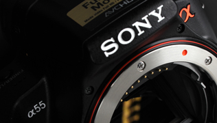Karbist välja: poolläbipaistva peegliga hübriidkaamera Sony a55