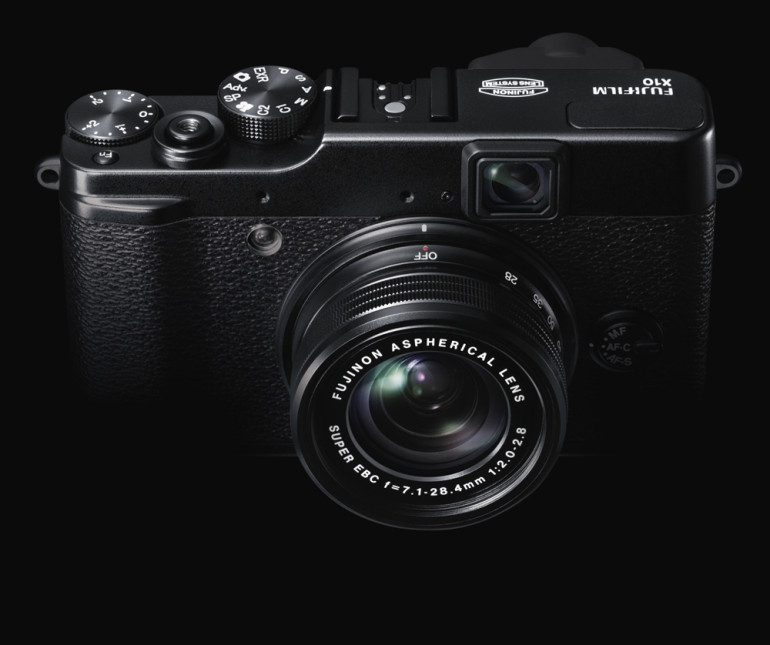 Fujifilm X10 teeb retrot kompaktkaamera moodi