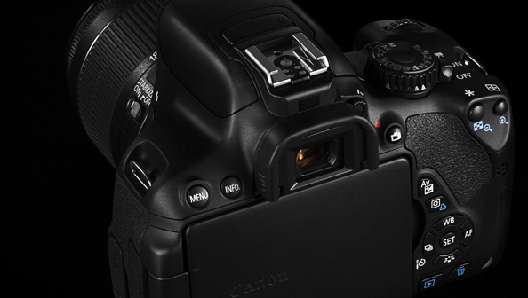 Canon EOS 650D toob puutetundliku ekraani ja parema autofookuse (lisatud hinnad)