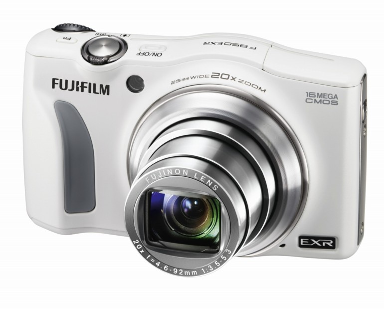 Fujifilm F900 EXR ja F850 EXR on võimsa 20x suumi ja väikese korpusega kompaktkaamerad