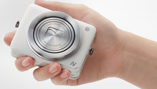 Canon PowerShot N - ruudukujuline, ilma nuppudeta kompaktkaamera