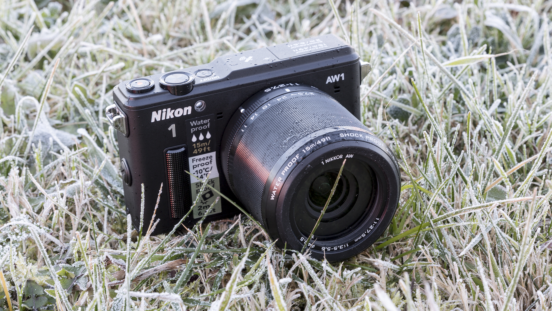 Nikon 1 AW1 ilmastikukindel hübriidkaamera