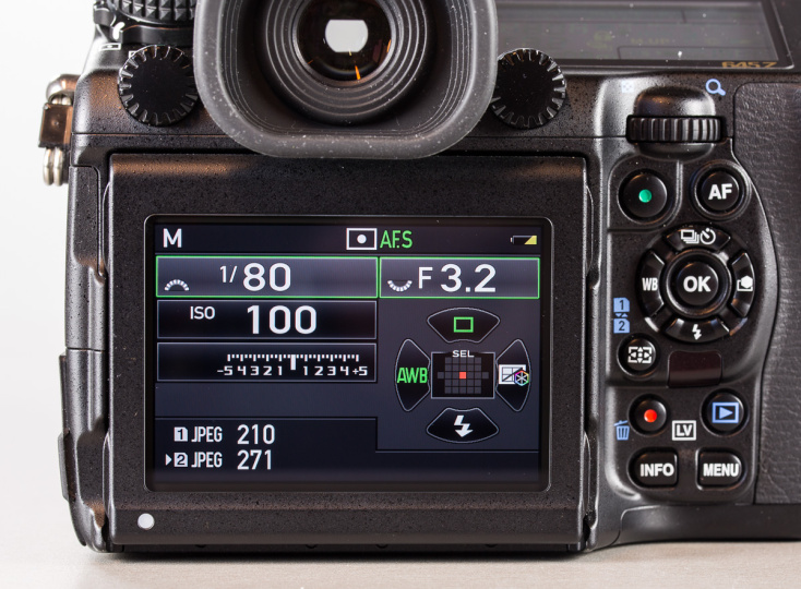 pentax-645z-medium-format-camera-photopoint-45
