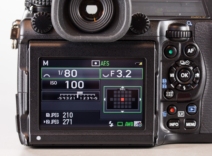 pentax-645z-medium-format-camera-photopoint-46