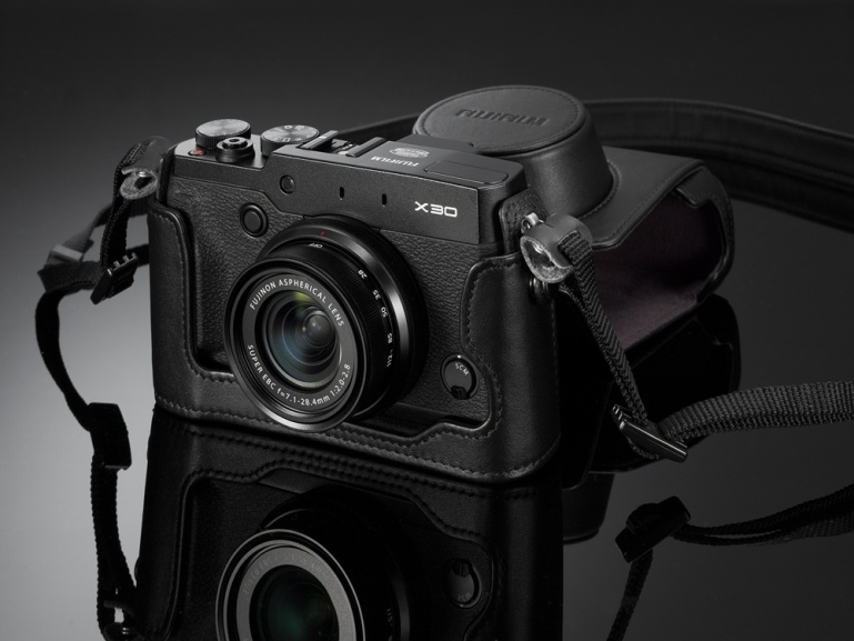 Fujifilm X30 kompaktkaamera muudab pildistamise mugavaks