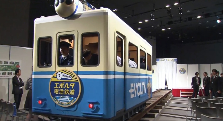 Panasonicu elusuuruses rong sõidab tavaliste taskulambipatareidega 