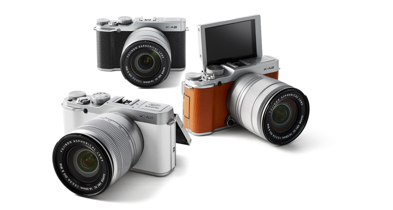 Fujifilmi soodsaim hübriidkaamera X-A2 tuleb üles pööratava LCD-ekraaniga