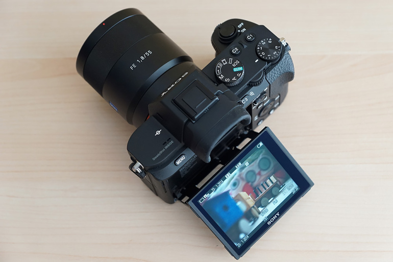 Sony kõige võimekama hübriidkaamera A7 II ülevaade Digitesti veebilehel