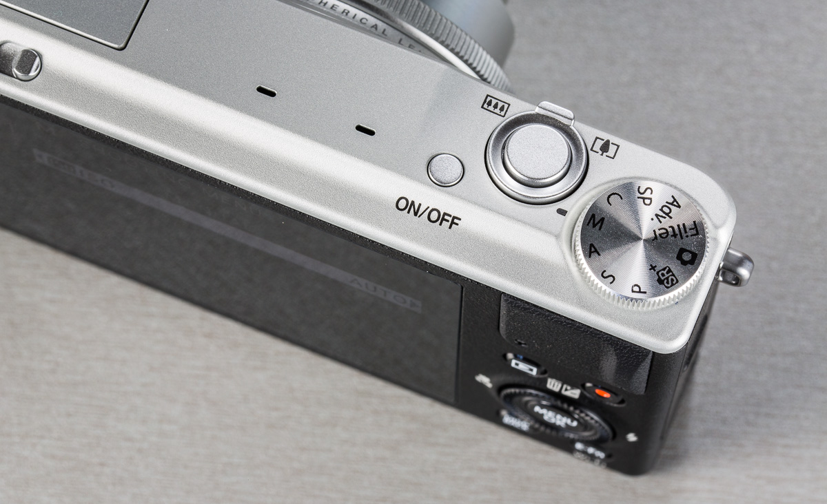 fujifilm-x-q2-kompaktkaamera-8