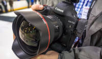 Arvamus: Canoni uhkeim profikaamera toob 100% võimsust ja 0% innovatsiooni