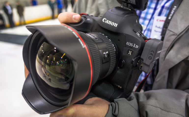 Arvamus: Canoni uhkeim profikaamera toob 100% võimsust ja 0% innovatsiooni