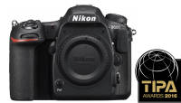 Nikon D500: TIPA 2016 parim eksperdi poolkaader peegelkaamera