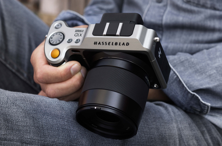 Hasselblad X1D on maailma esimene keskformaatsensoriga hübriidkaamera