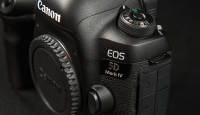 KARBIST VÄLJA: Canon EOS 5D Mark IV peegelkaamera