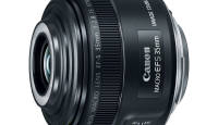 Canon EF-S 35mm F2.8 IS STM on integreeritud lisavalgustusega makroobjektiiv