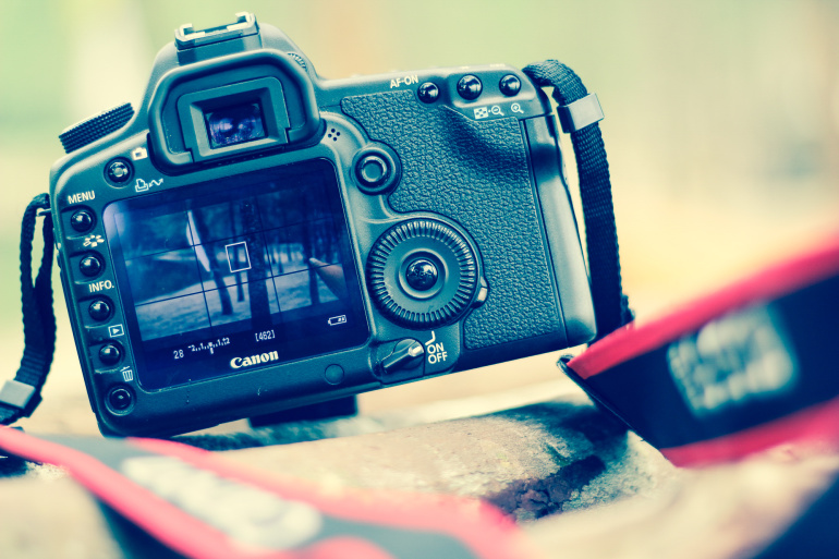 Populaarsete Canon kaamerate ostul saad kingituseks Photopointi veebikaubamaja kinkekaardi