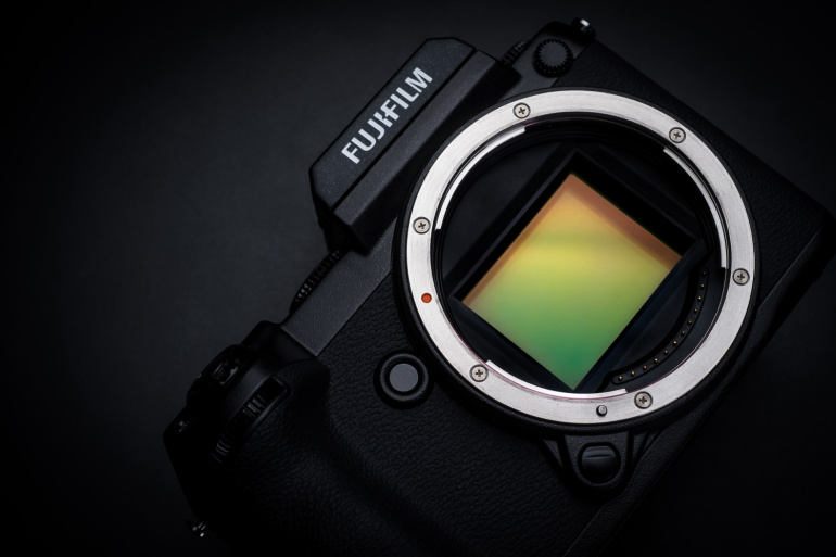 Kuumad kuulujutud: Fujifilm on valmistamas 100-megapikslise sensoriga hübriidkaamerat