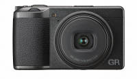 Ricoh GR III kompaktkaamera toob puuteekraani, värinastabilisaatori ja kiirema autofookuse