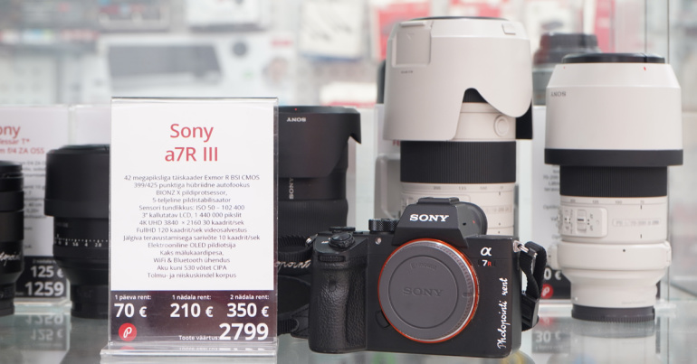 Rentimiseks saadaval: Sony a7R III täiskaader hübriidkaamera