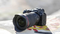 Canon EOS R5 on kompromissitu jõudlusega täiskaader hübriidkaamera
