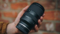 Tamron toob müügile 17-70mm f/2.8 objektiivi Sony APS-C hübriidkaameratele