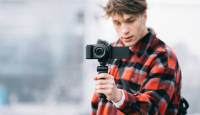 Sony ZV-E10 hübriidkaamera on lausa 110€ soodsam