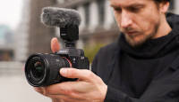 Sony FE PZ 16-35mm f/4.0 G on kompaktne objektiiv videograafidele