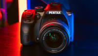 Karbist välja: vastupidav Pentax KF peegelkaamera