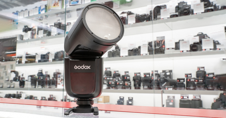 Godox V1 välklamp Sony ja Canon kaameratele on laenutamiseks saadaval