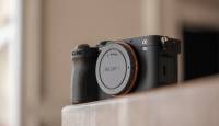 Sony a7C II on kompaktne täiskaader hübriidkaamera foto- ja videograafidele