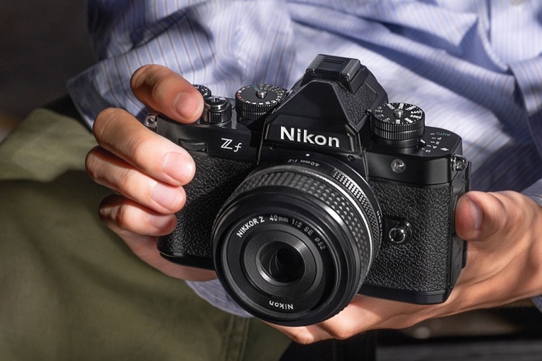 Nikon Z f on uus retrostiilis täiskaader hübriidkaamera