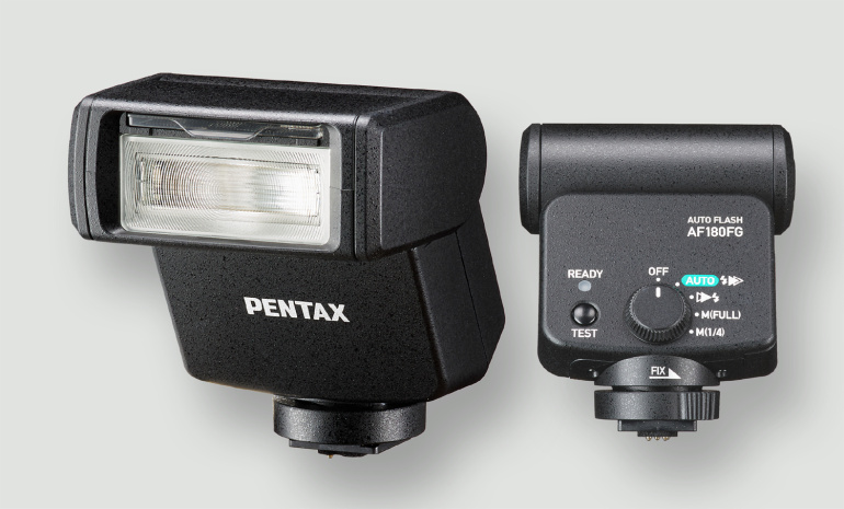 Pentax AF180FG on kompaktne ja automaatne välklamp