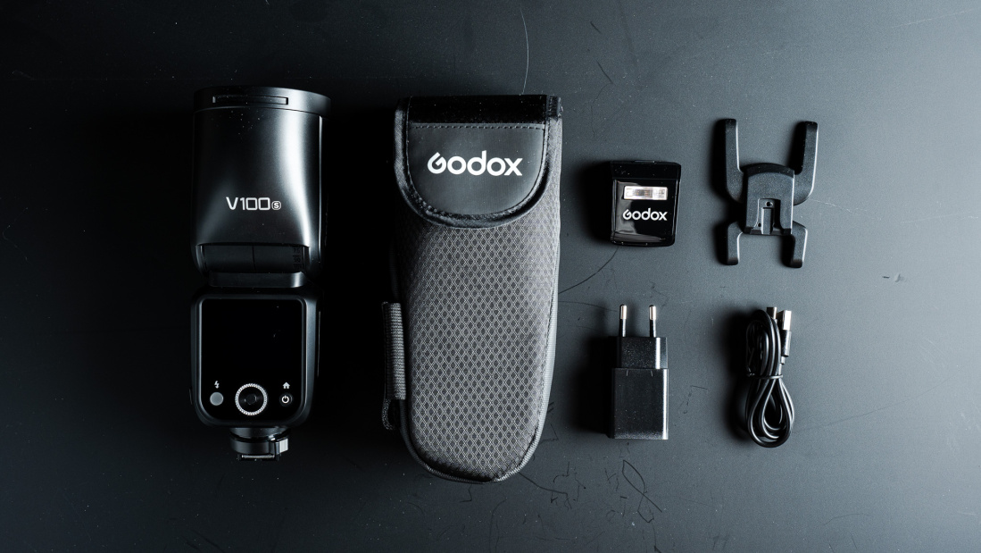 Godox V100