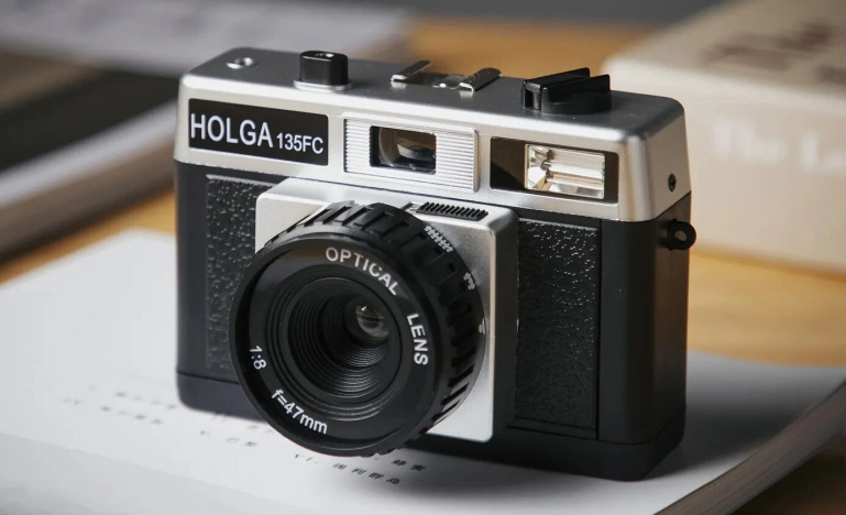 Holga 135FC ei tee ideaalset pilti, aga see ongi selle filmikaamera võlu