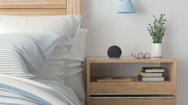 Amazon Echo Dot 5